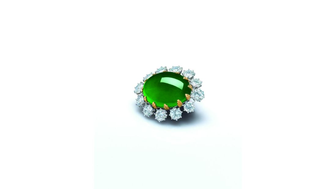 Carvin French jadeite and diamond pendant/brooch (Sold: $2,478,973) 