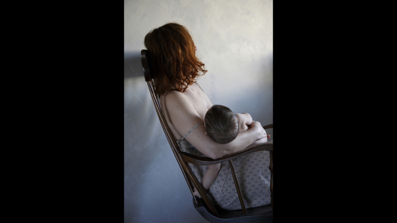 "It has been an amazing privilege to witness moments of such intimacy," Cesari said. Pictured here are Giorgia and Riccardo.