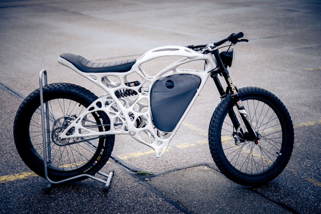 Light and efficient: The Light Rider e-bike weighs just 35 kilos (77 lbs).