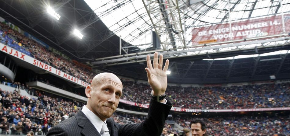 Nandrolone was the same substance for which Jaap Stam, then at Lazio, produced a positive sample in 2001. Stam denied any wrongdoing and thought it was a joke when informed, while shopping, by his agent. He was later banned for five months. "I know nothing about the whole nandrolone situation," said Stam at the time. <a  target="_blank" target="_blank">"I can say without hesitation or doubt that I have knowingly never taken nandrolone or any other illegal substance."</a>