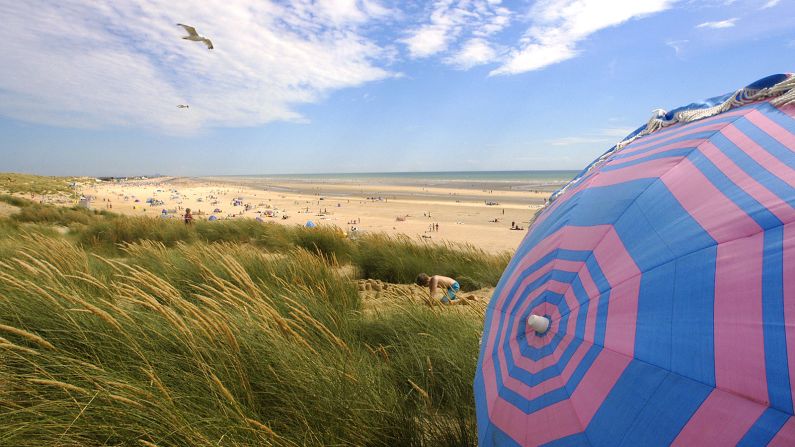 England's intensely varied coastal destinations come into their own in the summer. Unlike the perennially popular nearby holiday park at Camber, wide stretches of Camber Sands are often deserted.