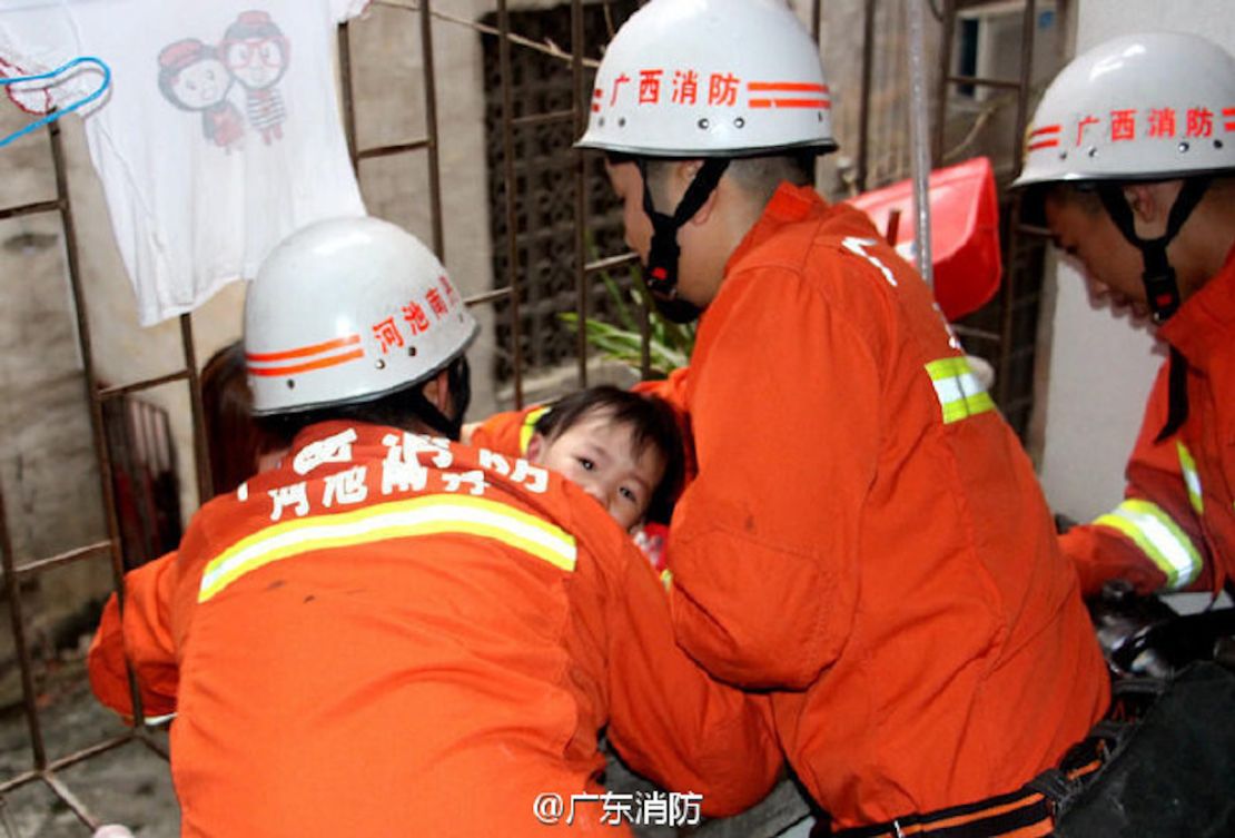 03 china balcony rescue