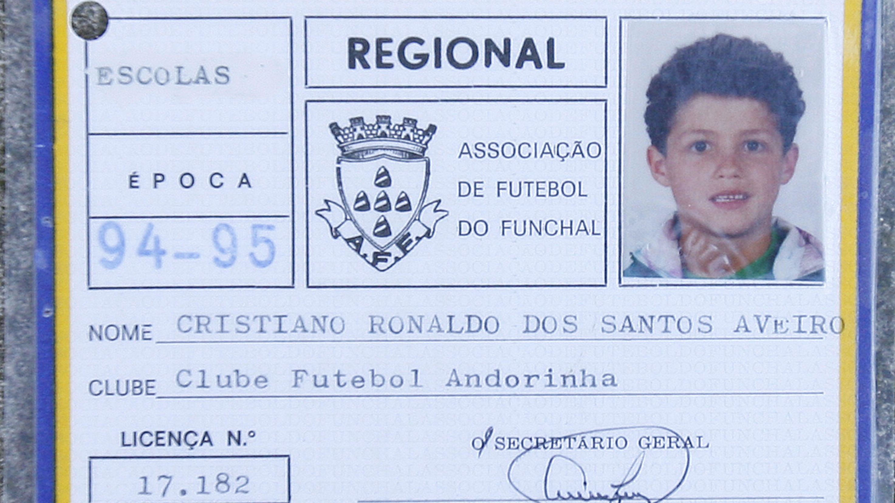 Ronaldo started out with amateur club Andorinha.
