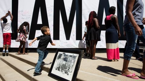 <strong>June 8: </strong>A poster that says "I Am Ali" covers a wall at the Kentucky Center for the Arts in Louisville, Kentucky. <a href="http://www.cnn.com/2016/06/08/us/muhammad-ali-celebration/" target="_blank">A festival</a> was held there for <a href="http://www.cnn.com/2016/06/03/sport/gallery/muhammad-ali/index.html" target="_blank">boxing legend Muhammad Ali,</a> a Louisville native who died June 3 at the age of 74. <a href="http://www.cnn.com/2016/06/09/sport/gallery/tbt-muhammad-ali/index.html" target="_blank">Behind the scenes with Muhammad Ali</a>