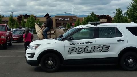 Robert Borba sprang into action to help a woman in Oregon.