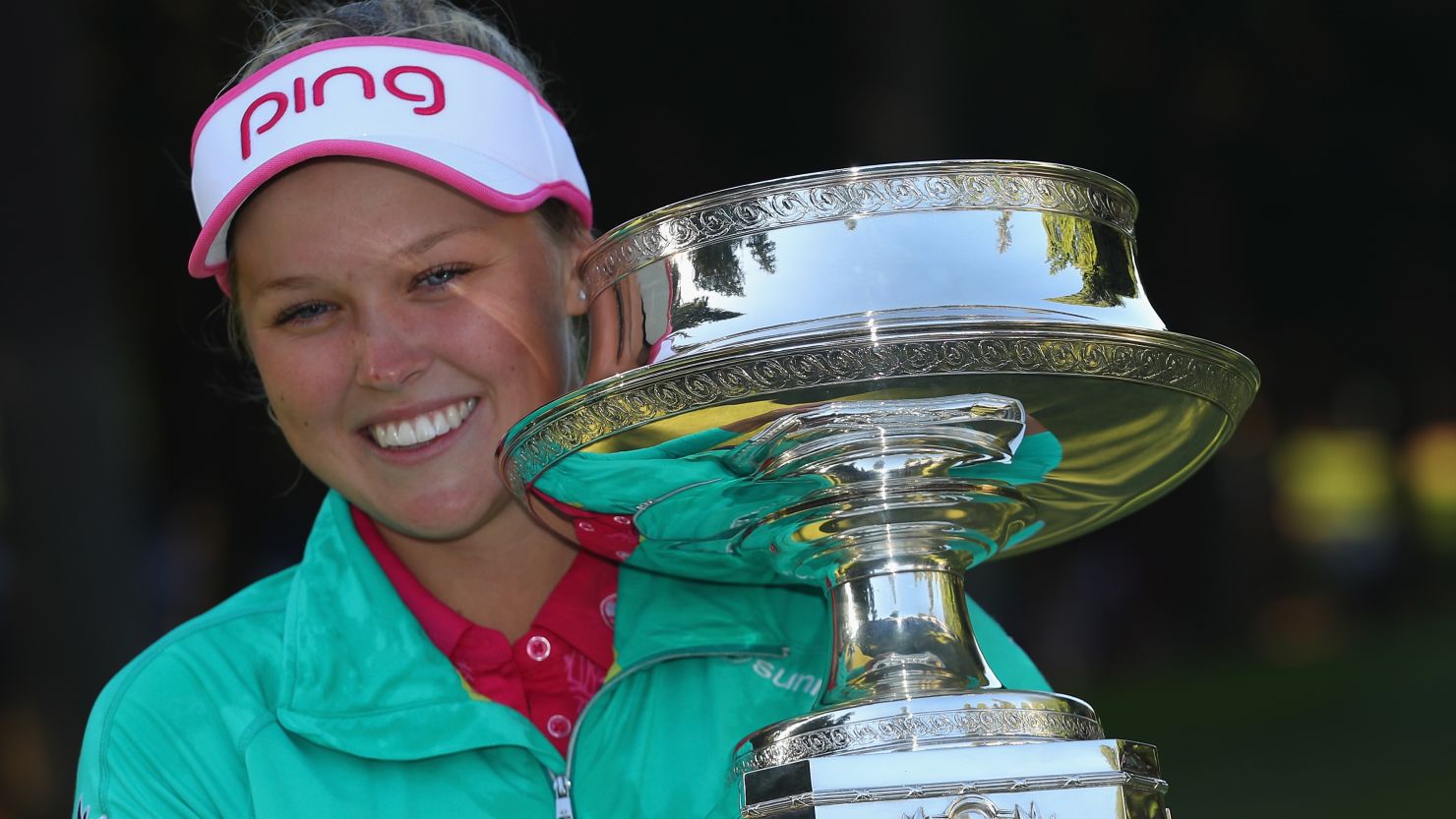 Henderson celebrates after winning the Women's PGA Championship at the Sahalee Country Club.