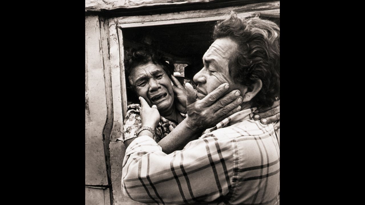 Thousands of Salvadorans and Nicaraguans left their homes to escape the repression and violence associated with civil war. In the 1980s, Washington welcomed 400,000 Nicaraguan refugees. Far fewer Salvadorans were given asylum, although many stayed in America undocumented. In this image, a refugee woman is reunited with her son after being evacuated from her war-torn town in El Salvador in 1983.