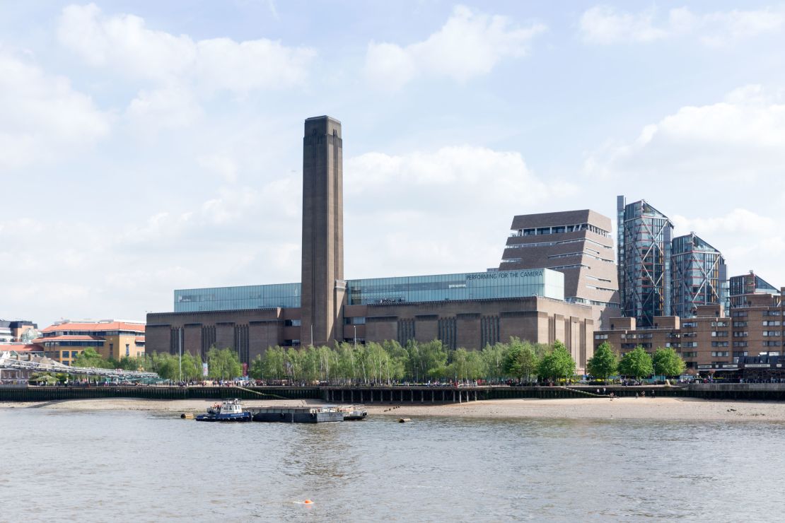 Tate Modern with new extension