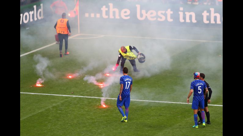 Before Necid's equalizer, flares were thrown onto the field from the Croatia end of the stadium. The match had to be temporarily stopped in the 86th minute.