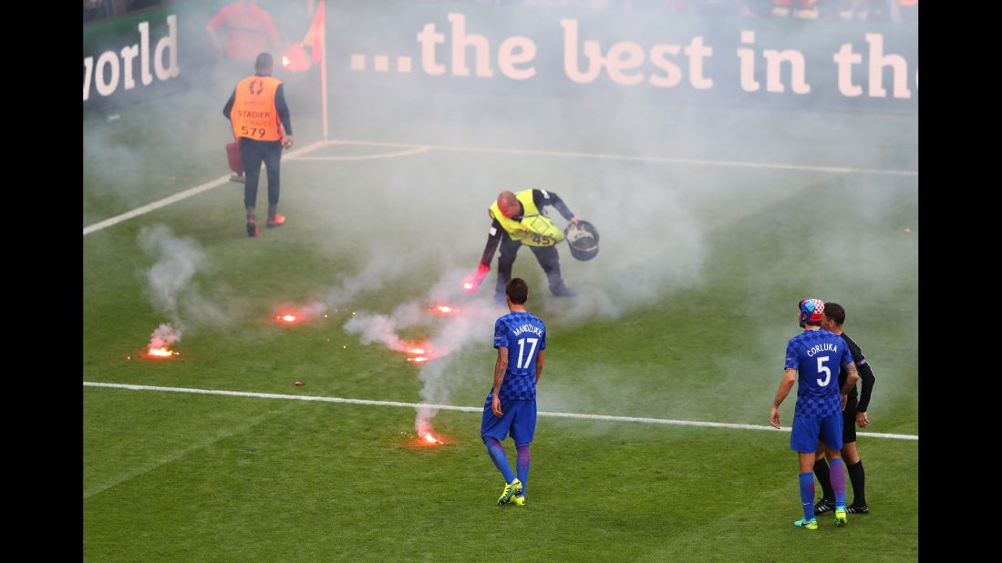 Before Necid's equalizer, flares were thrown onto the field from the Croatia end of the stadium. The match had to be temporarily stopped in the 86th minute.