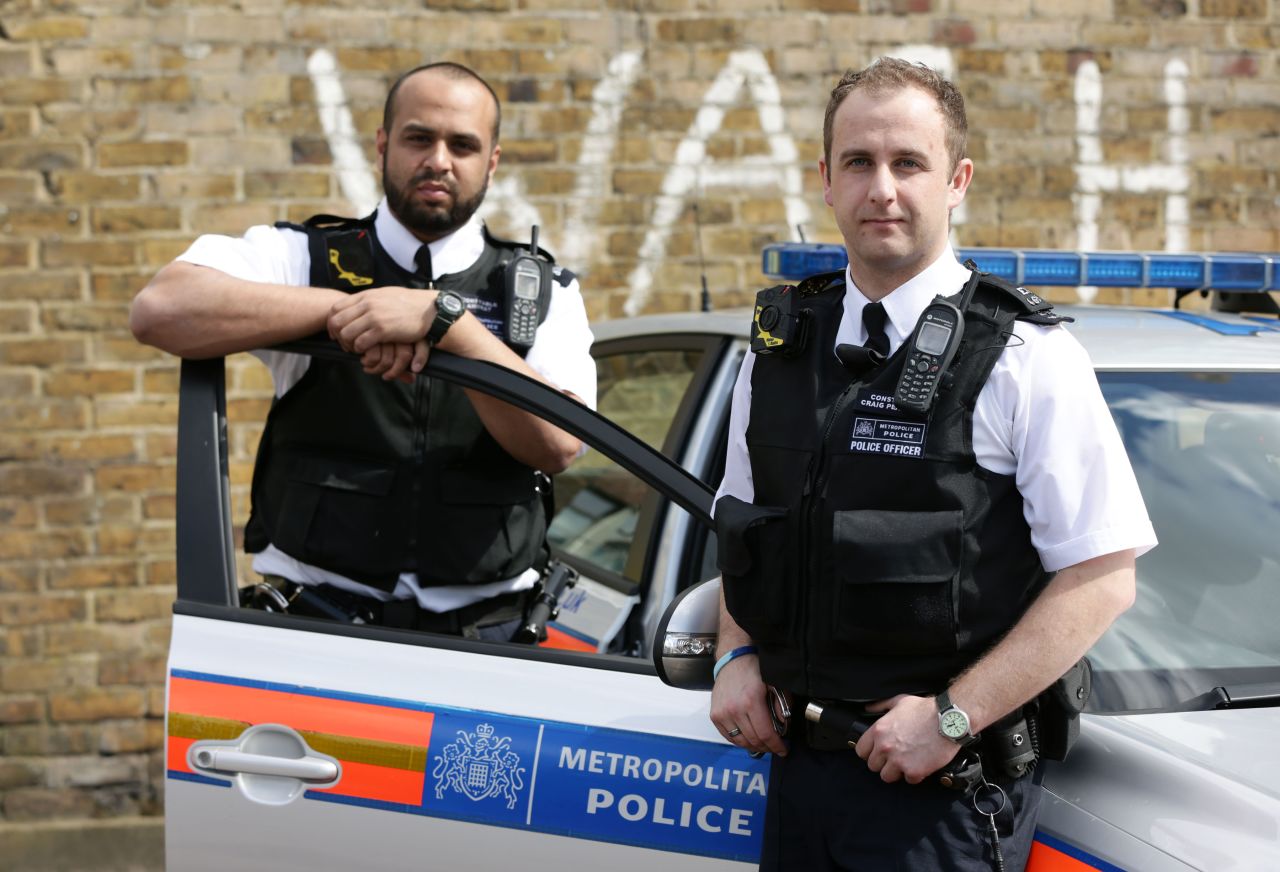 Would you lie to them? Some people do -- and researchers such as<a href="http://www.port.ac.uk/department-of-psychology/staff/professor-aldert-vrij.html" target="_blank" target="_blank"> Aldert Vrij</a> are developing new techniques for police to clearly sort the truth from the lies.