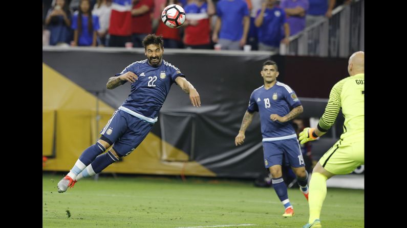 Ezequiel Lavezzi opened the scoring in the third minute, heading a Messi pass over American goalkeeper Brad Guzan. The match was played in front of more than 70,000 fans in Houston.