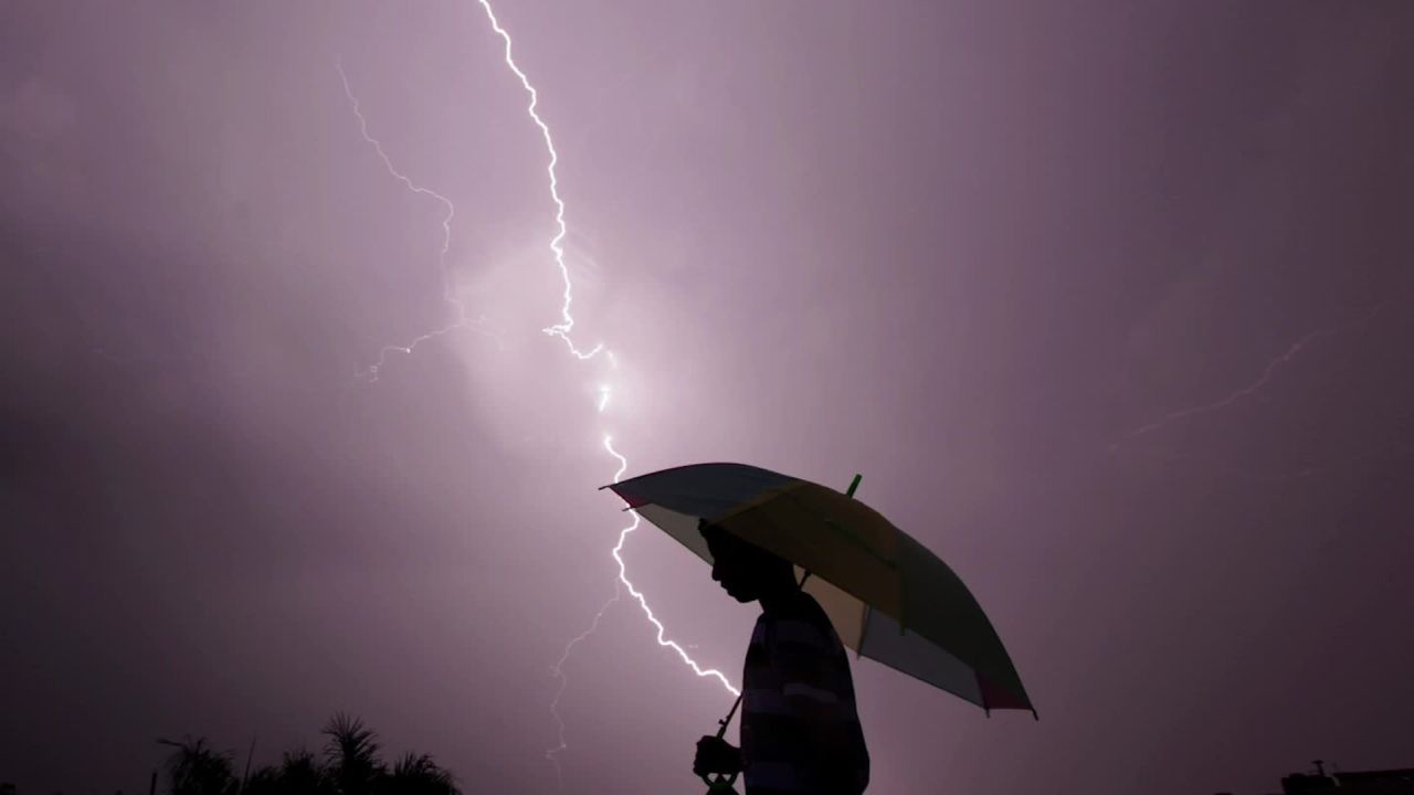 lightning deaths developing countries orig nws_00001904.jpg