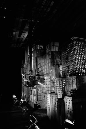The stylish sets helped Anton Furst and Peter Young win the Academy Award for Best Art Direction.