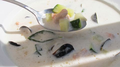 Lutefisk might only be a Yuletide treat, but the Skipperstuen restaurant opposite the Lutefisk Museum serves a summer-light and frothy fiskesuppe (fish soup) with tender chunks of salmon and white fish. 