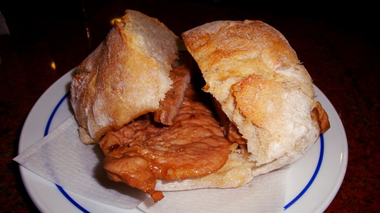 The crispy and juicy Portuguese pork sandwich (bifana) and steak sandwich (prego) are Portugal's snacks of preference.