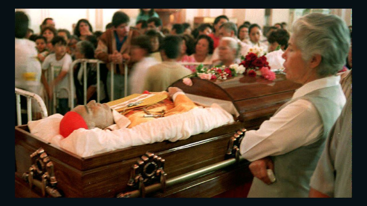 The body of Cardinal Juan Jesus Posadas Ocampo lays in state in a Guadalajara cathedral in 1993.