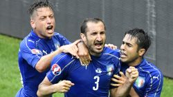 Italy's defender Giorgio Chiellini (C) celebrates a goal with Italy's forward Citadin Martins Eder (R) and Italy's midfielder Emanuele Giaccherini during Euro 2016 round of 16 football match between Italy and Spain at the Stade de France stadium in Saint-Denis, near Paris, on June 27, 2016.   / AFP / PHILIPPE LOPEZ        (Photo credit should read PHILIPPE LOPEZ/AFP/Getty Images)