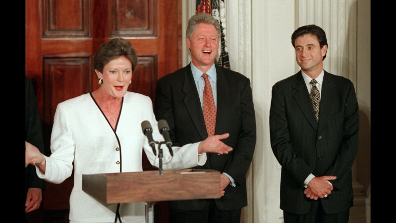 President Bill Clinton and Kentucky Wildcats coach Rick Pitino listen to Tennessee Lady Vols coach Pat Summitt during a White House ceremony on May 20, 1996 honoring the NCAA men's and women's college basketball champions.