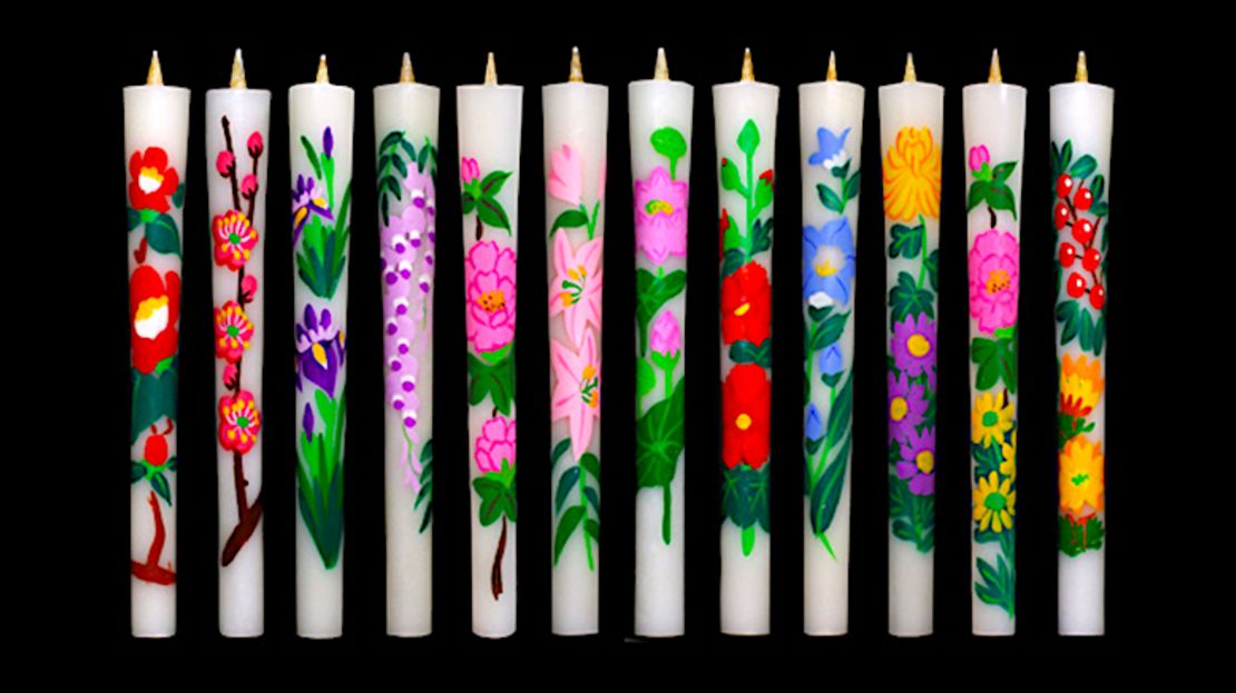 These beautiful painted candles are made out of layers of wax that have been extracted from the seeds of lacquer trees. Artisans in Aizu, Fukushima have been making them by hand for hundreds of years.