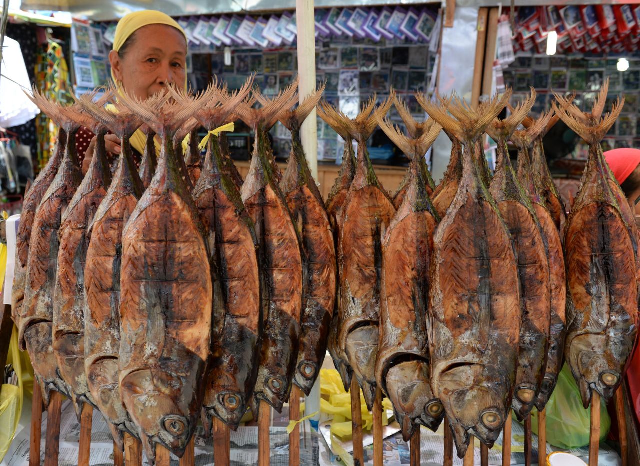 There are also concerns that people are consuming dangerous plastic through contaminated fish. A recent survey, <a href="http://www.nature.com/articles/srep14340" target="_blank" target="_blank">published in Scientific Reports journal</a>, revealed that a quarter of market fish in Indonesia and California contain plastic.