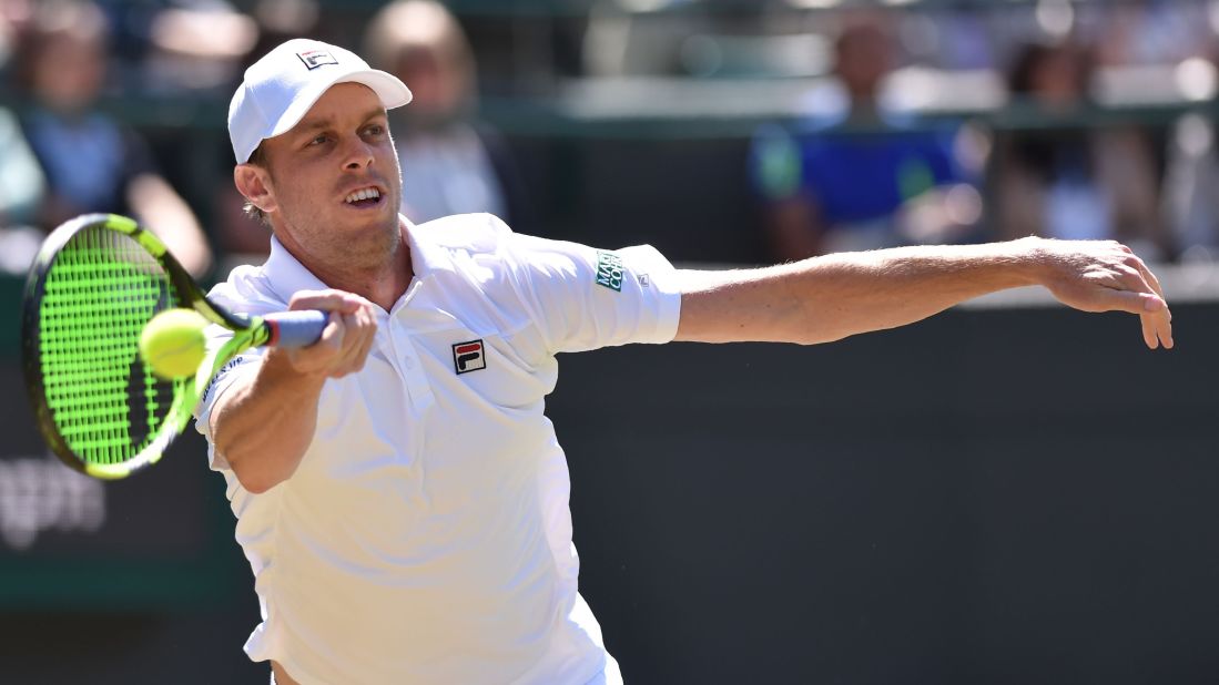 Querrey then defeated France's Nicolas Mahut to set up a quarterfinal clash with Canadian sixth seed Milos Raonic.