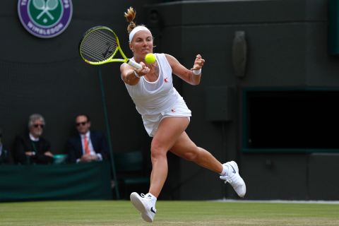 Russians Svetlana Kuznetsova, who won the 2004 US Open at the age of 19, and Maria Sharapova, who took the Wimbledon title that same year at 17, are the last teenagers to win a women's singles grand slam title.