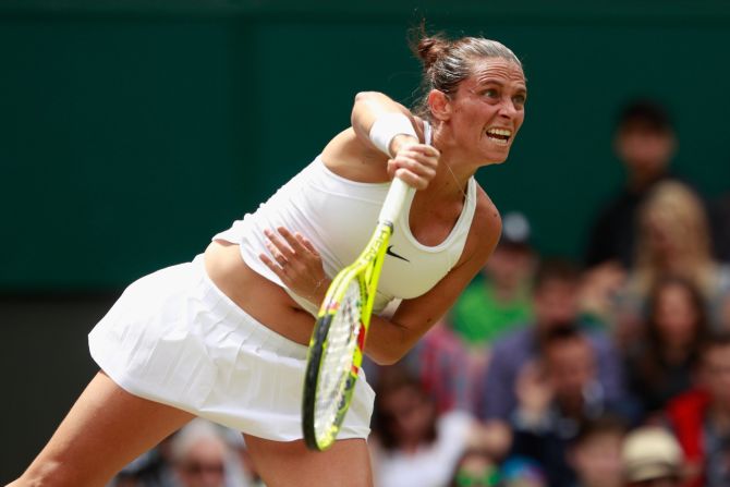 Sixth seed Roberta Vinci suffered a shock defeat against Coco Vandeweghe of the U.S. Vandeweghe, who will take on Anastasia Pavlyuchenkova in the fourth round, prevailed 6-3 6-4.<br /> 