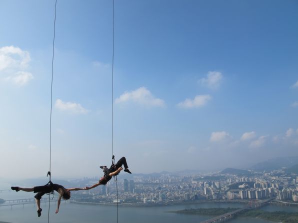 BANDALOOP is an American company founded in 1991. They've performed in locations around the world -- from a water tower in South Africa to mountains in the Himalayas. 