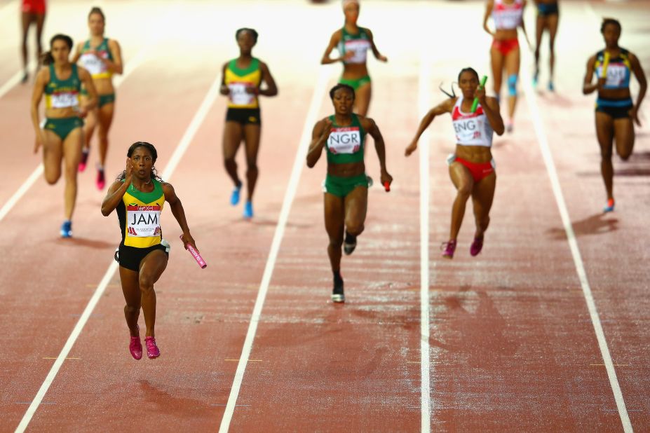 Fraser-Pryce owns Olympic silver medals over 200m and in the 4x100m relay, but she will focus on the individual 100m in Rio to minimize the risk of aggravating a toe injury. "It started in 2015 and I've had it for a year, but it has suddenly got worse."<br />