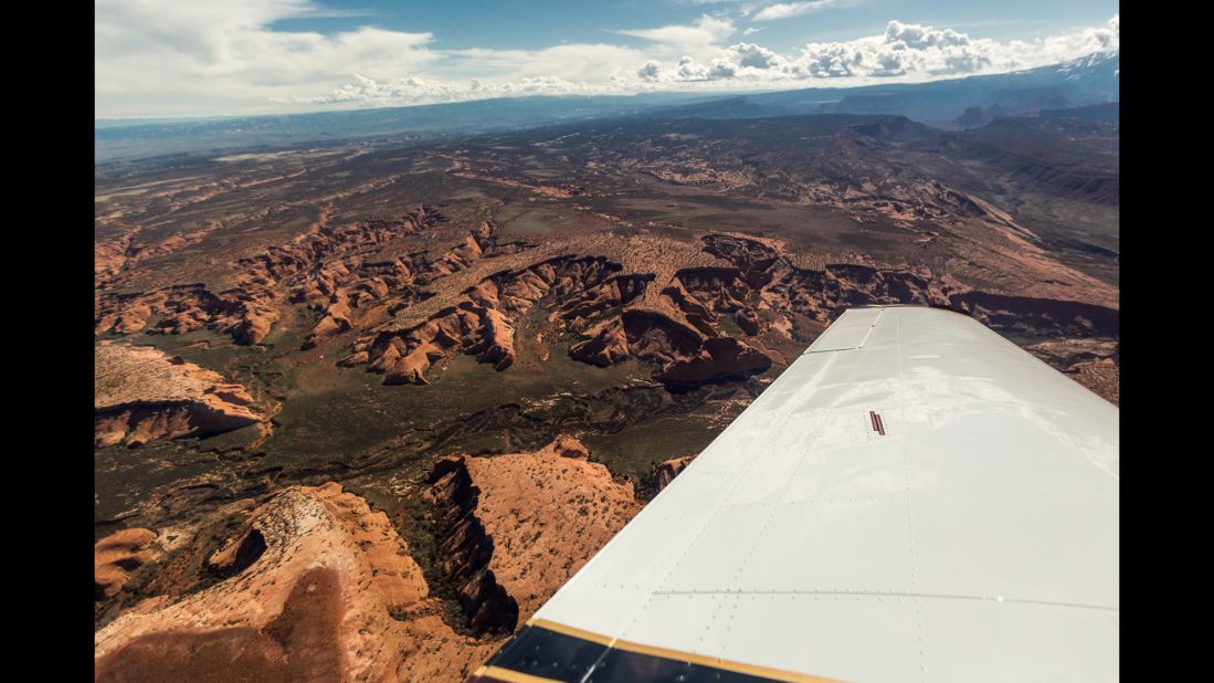 For a bird's-eye view, flightseeing tours over Canyonlands and Arches afford magical views of Island in the Sky, Fisher Towers and Devil's Garden, all stunning landscapes in the parks.