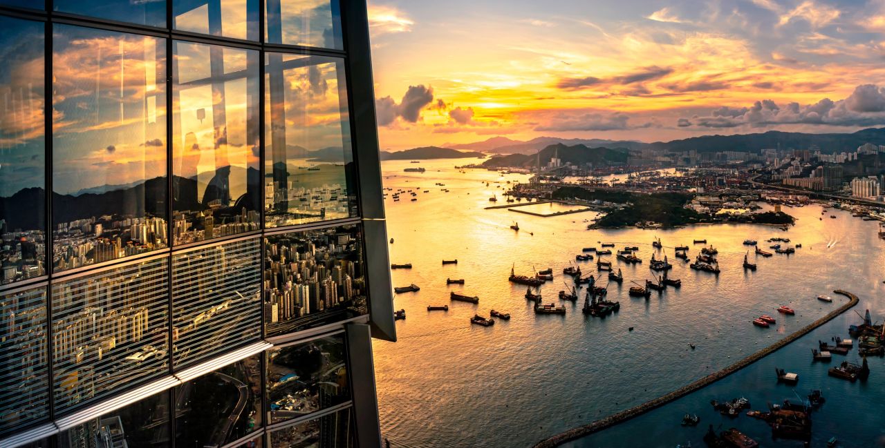 <strong>Sky 100: </strong>This 360-degree observation deck is located on the 100th floor of Hong Kong's tallest skyscraper. The 118-story International Commerce Center towers over Victoria Harbor.