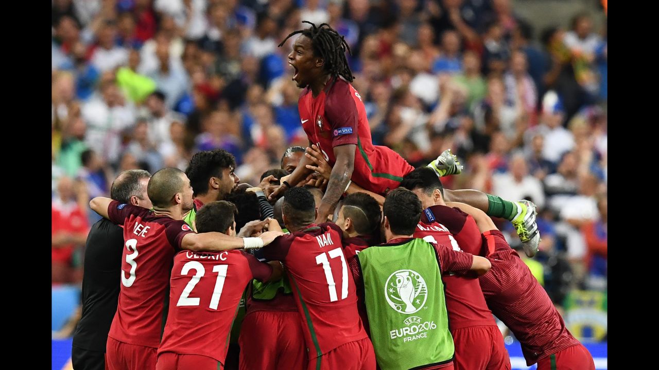 Eder's 109th minute strike sparked wild celebrations as Portugal's players ran to congratulate each other.