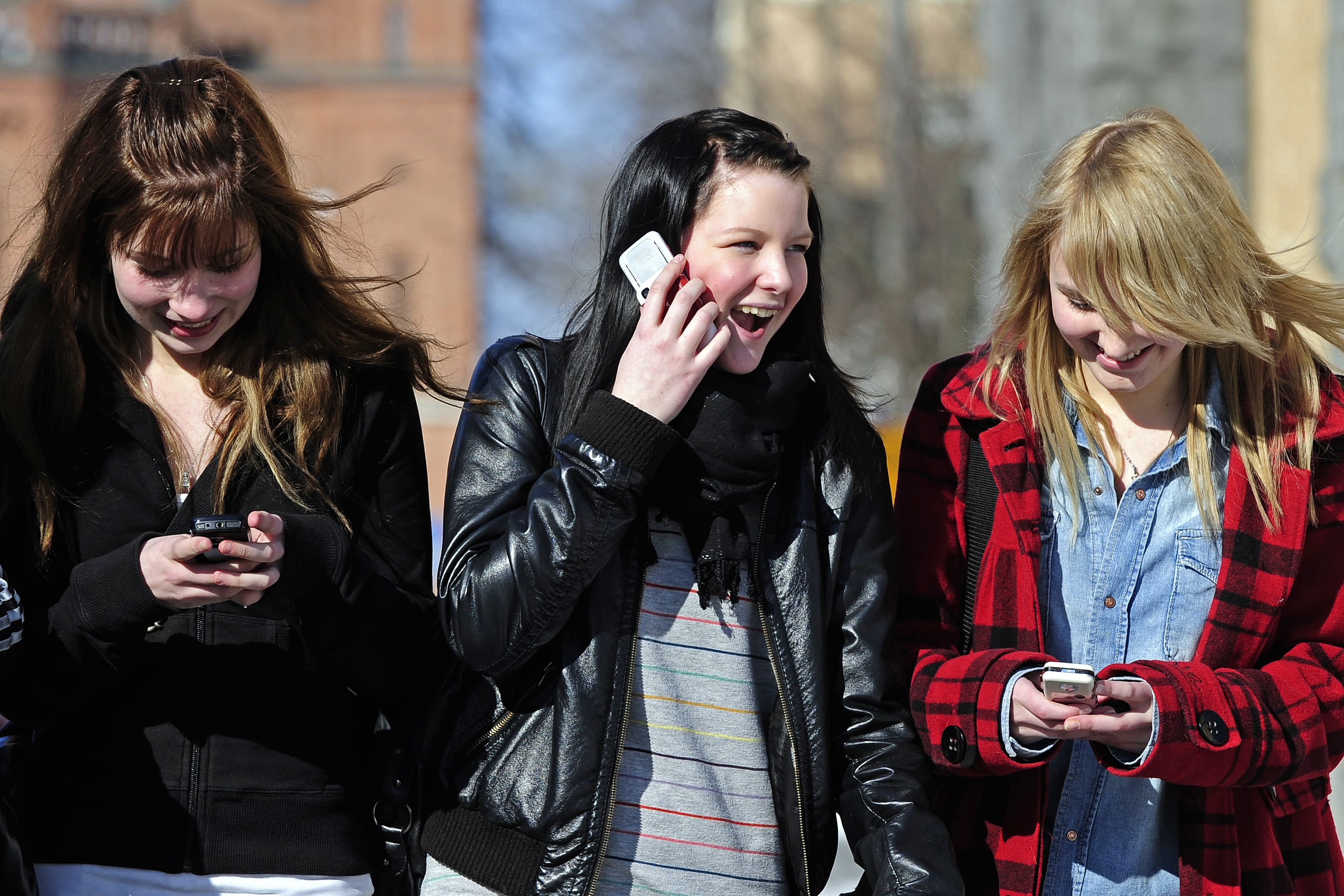 Teens: this is how social media affects your brain | CNN