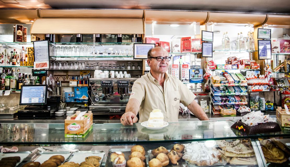 Centro Ideal is the destination for all sorts of cream puffs. 