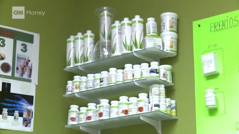 herbalife settles ftc cnnmoney_00002601.jpg