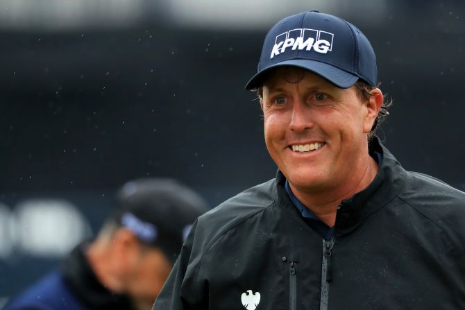 The 46-year-old says he "enjoyed the challenge" and shot two-under 69 to edge to 10 under par.