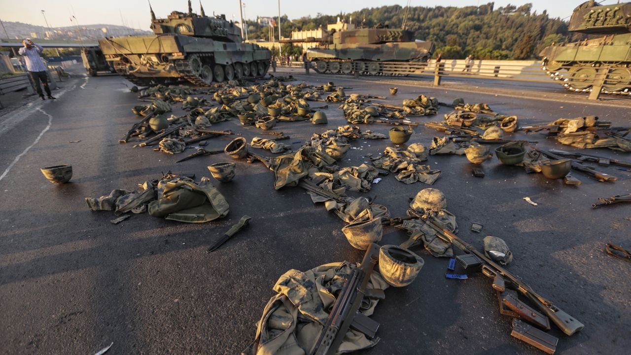 Soldiers abandoned their gear on Istanbul's Bosphoros bridge. 