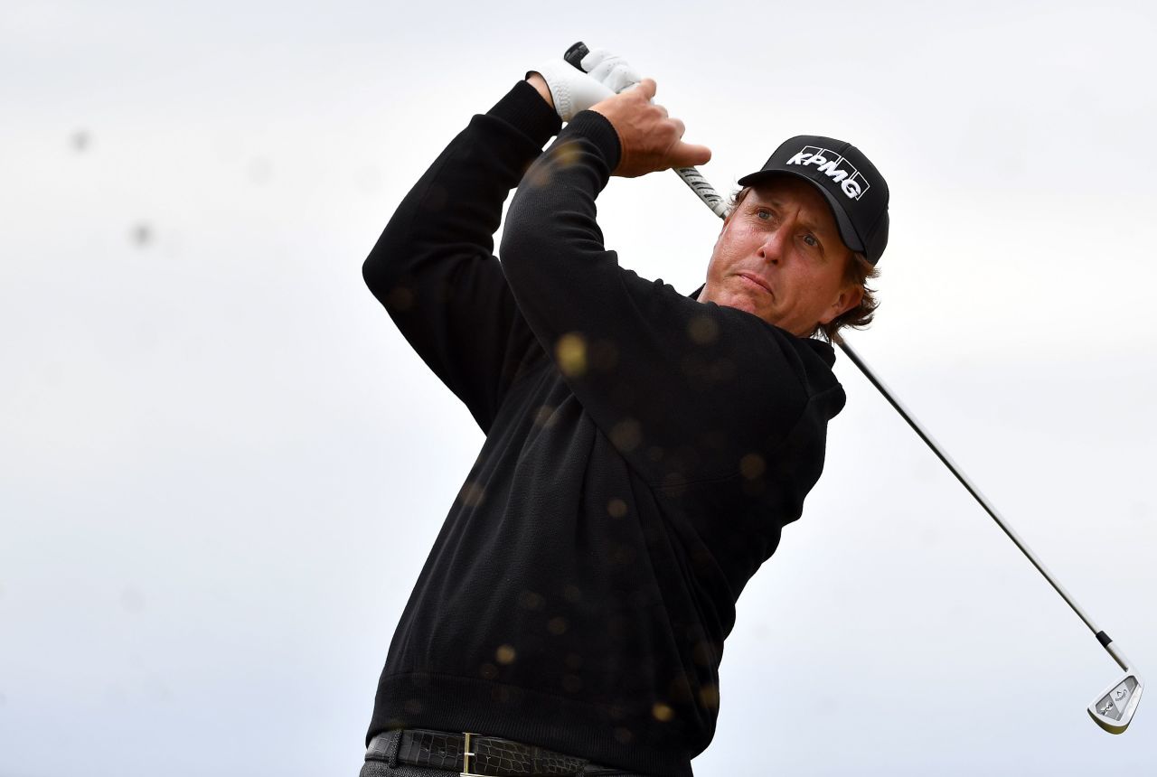 Mickelson made a brave attempt to win his sixth major and second British Open title. 