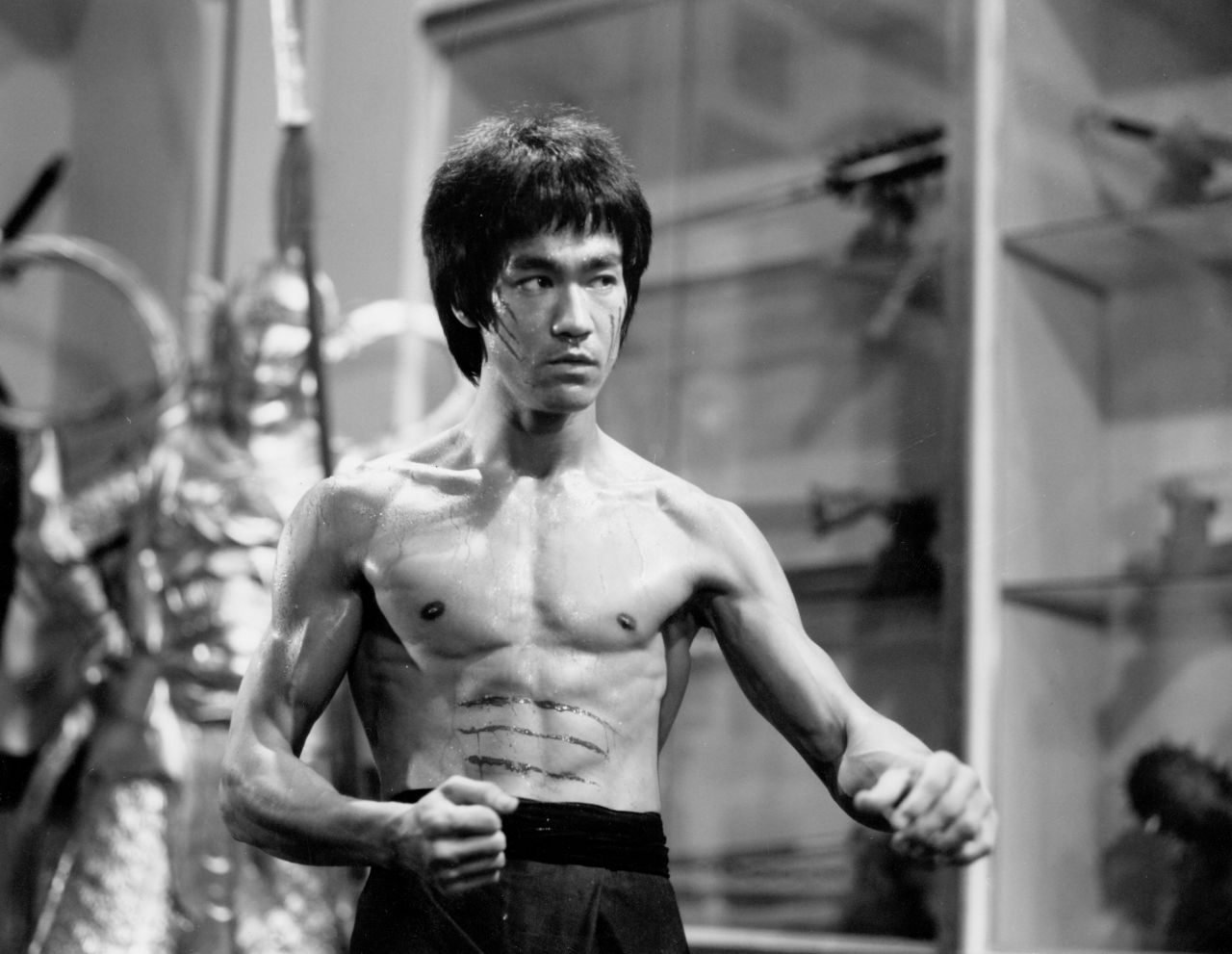  Bruce Lee was known as an amazing martial artist, but he was also a profound thinker. He left behind seven volumes of writing on everything from quantum physics to philosophy.<br />