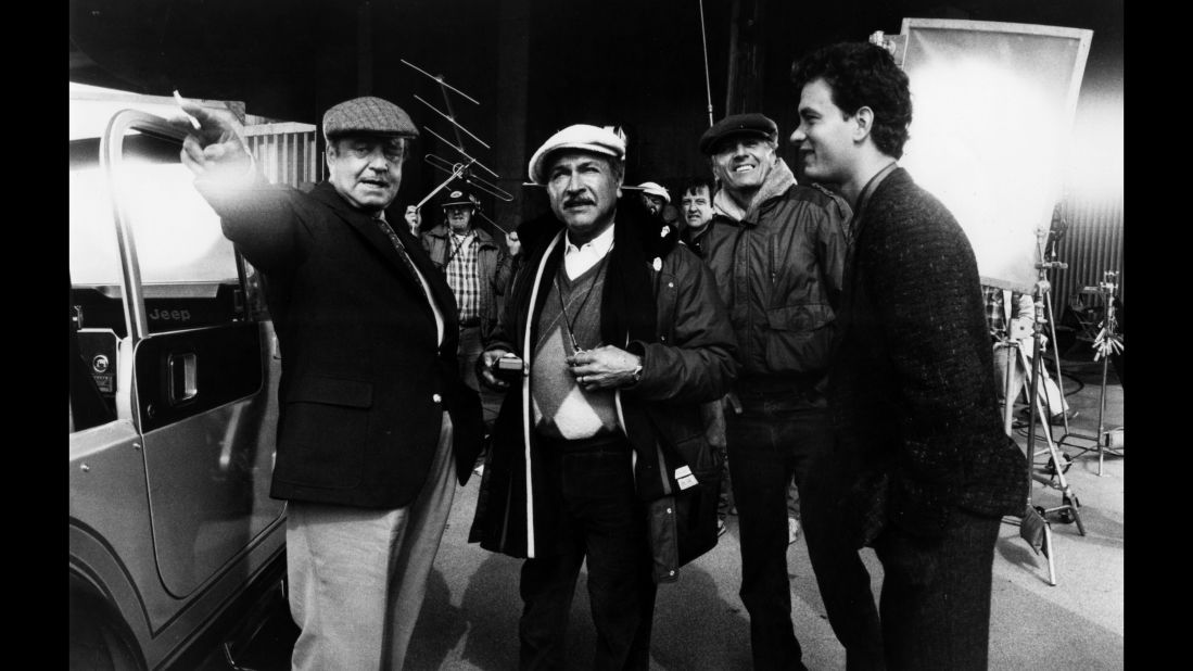 From left, Jackie Gleason, Alonzo, Marshall and Tom Hanks work on the set of "Nothing in Common" in 1986.