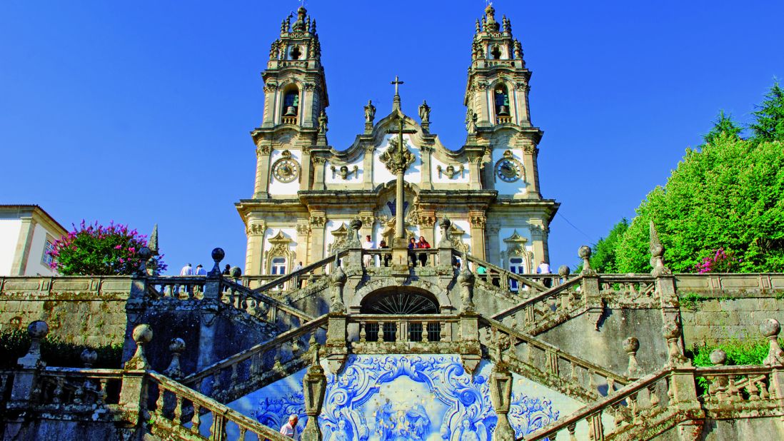 The Douro valley is also dotted by scenic small towns such as Lamego. The Shrine of Nossa Senhora dos Remedios is a church that sits atop a 686-step baroque staircase in the historic town.