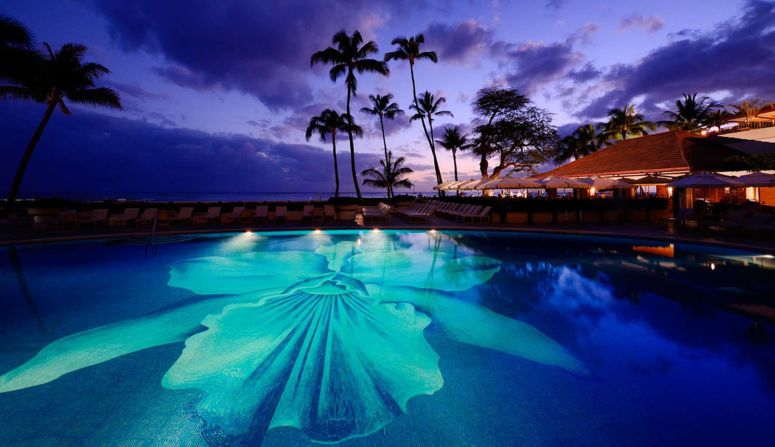 Thanks to the surrounding lush gardens, Halekulani is an elegant Zen-like hideaway on Oahu's popular Waikiki Beach.