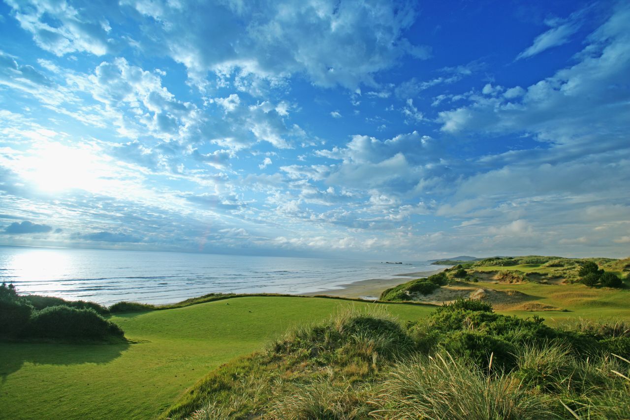 "The environmental aspect of designing golf courses is certainly a growing part of it," Doak tells CNN's Living Golf show. Pictured is  Pacific Dunes' 148-yard, par three 11th hole at the Bandon Dunes Golf Resort.