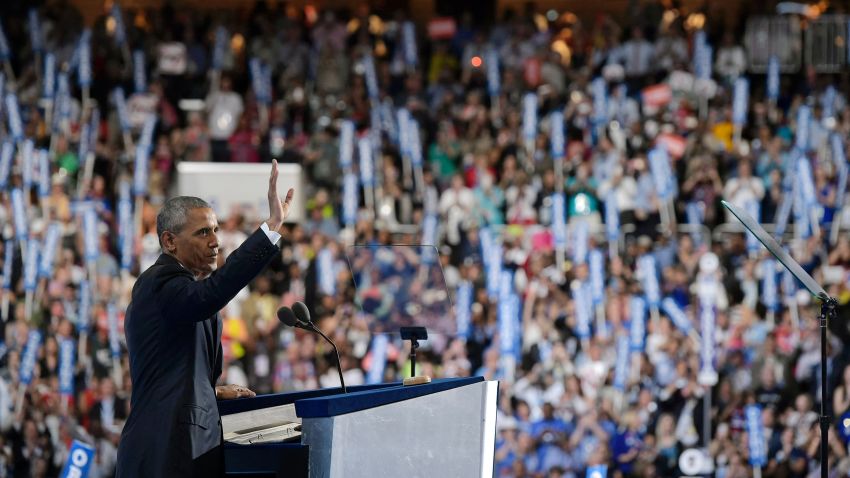 US President Barack Obama waves as he arrives to speak at the Democratic National Convention at the Wells Fargo Center in Philadelphia, Pennsylvania, July 27, 2016. 