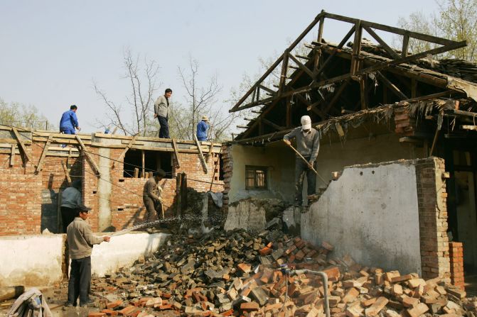 The majority of Hutongs have been demolished as Beijing pursues a path of rapid modernization. By some estimates, as few as 500 remain, down from over 3,000 in 1949. 