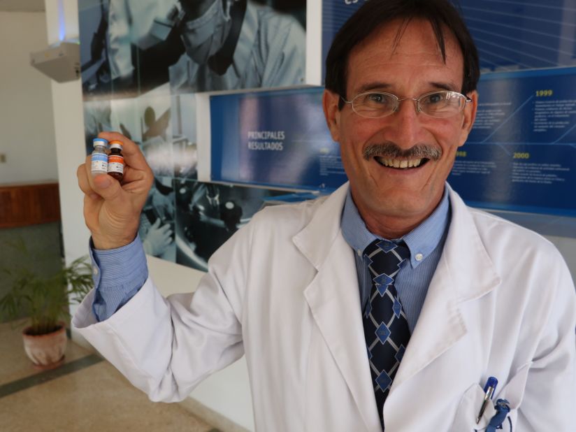 Scientists at the Centro de Immunologia Molecular, the Center for Molecular Immunology, have created a vaccine to treat lung cancer. This has caught the attention of several countries around the world. Researcher Camilo Rodriguez with vials of the vaccine.