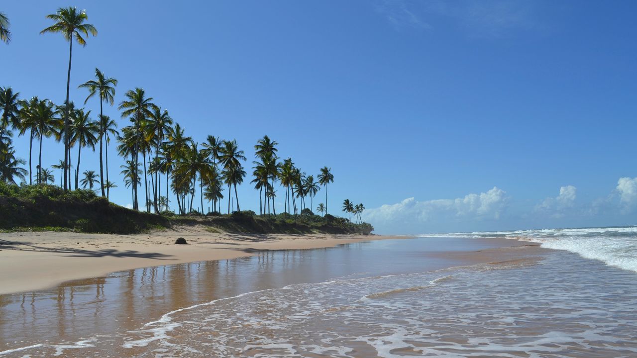 It has more than 600 miles of white-sand, palm-trimmed shores.