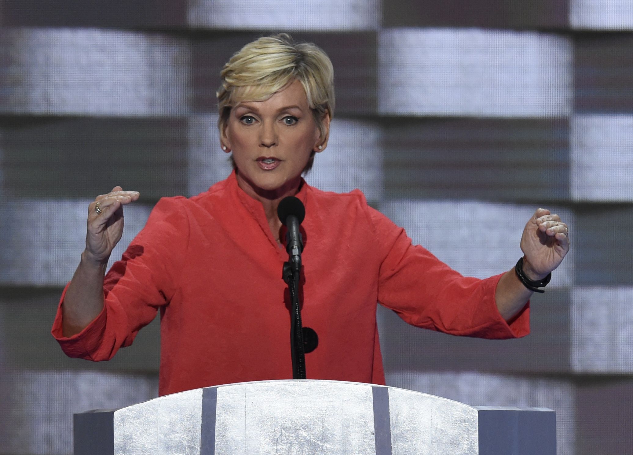 Jennifer Granholm: Biden poised to nominate former Michigan Gov. to lead  Department of Energy | CNN Politics