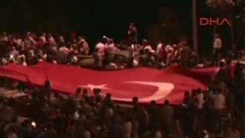 soldiers abuse turkey_00012815.jpg
